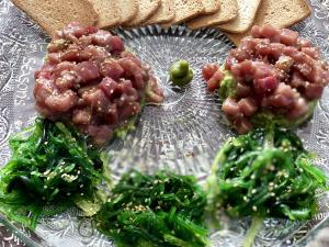 RED TUNA TARTAR WITH ALGA WAKAME